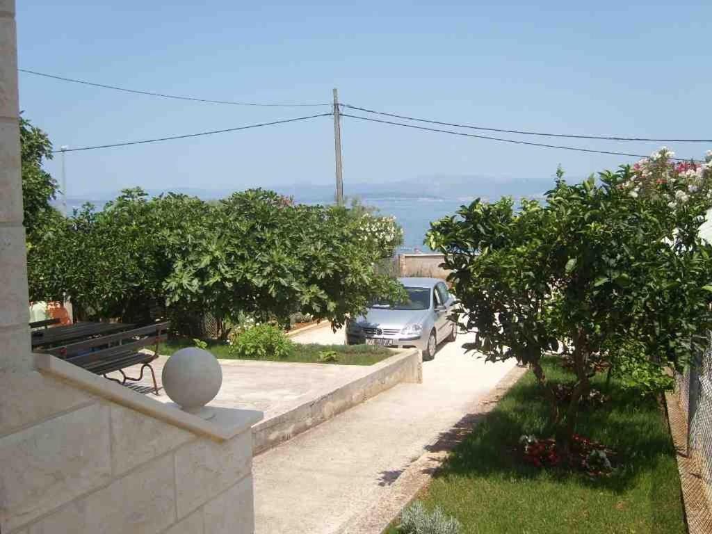 Apartments And Rooms By The Sea Sutivan, Brac - 2943 外观 照片